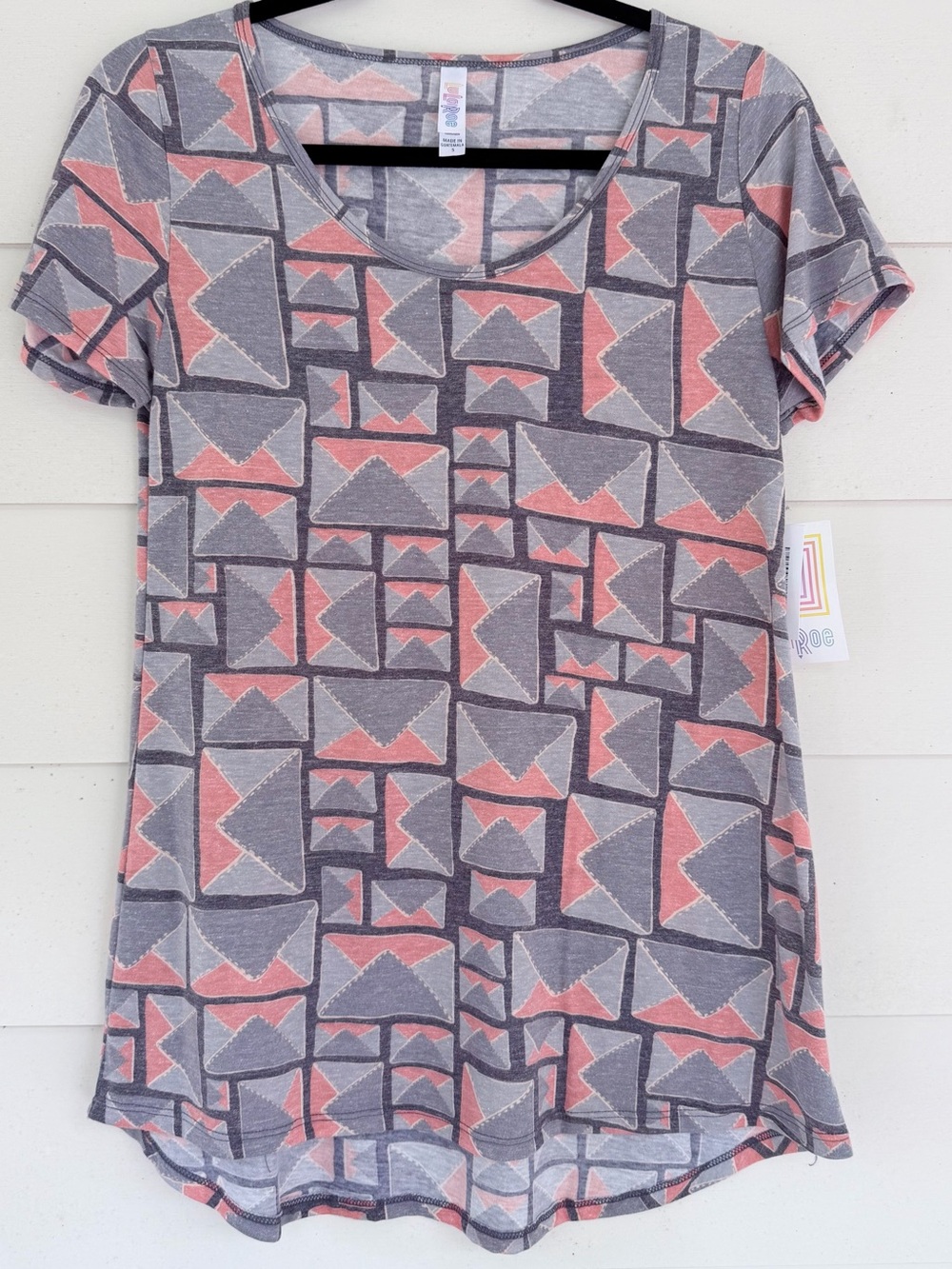 Women’s Letter Print Scoop Neck Tee in Coral and heathers blue, gray Classic T S
